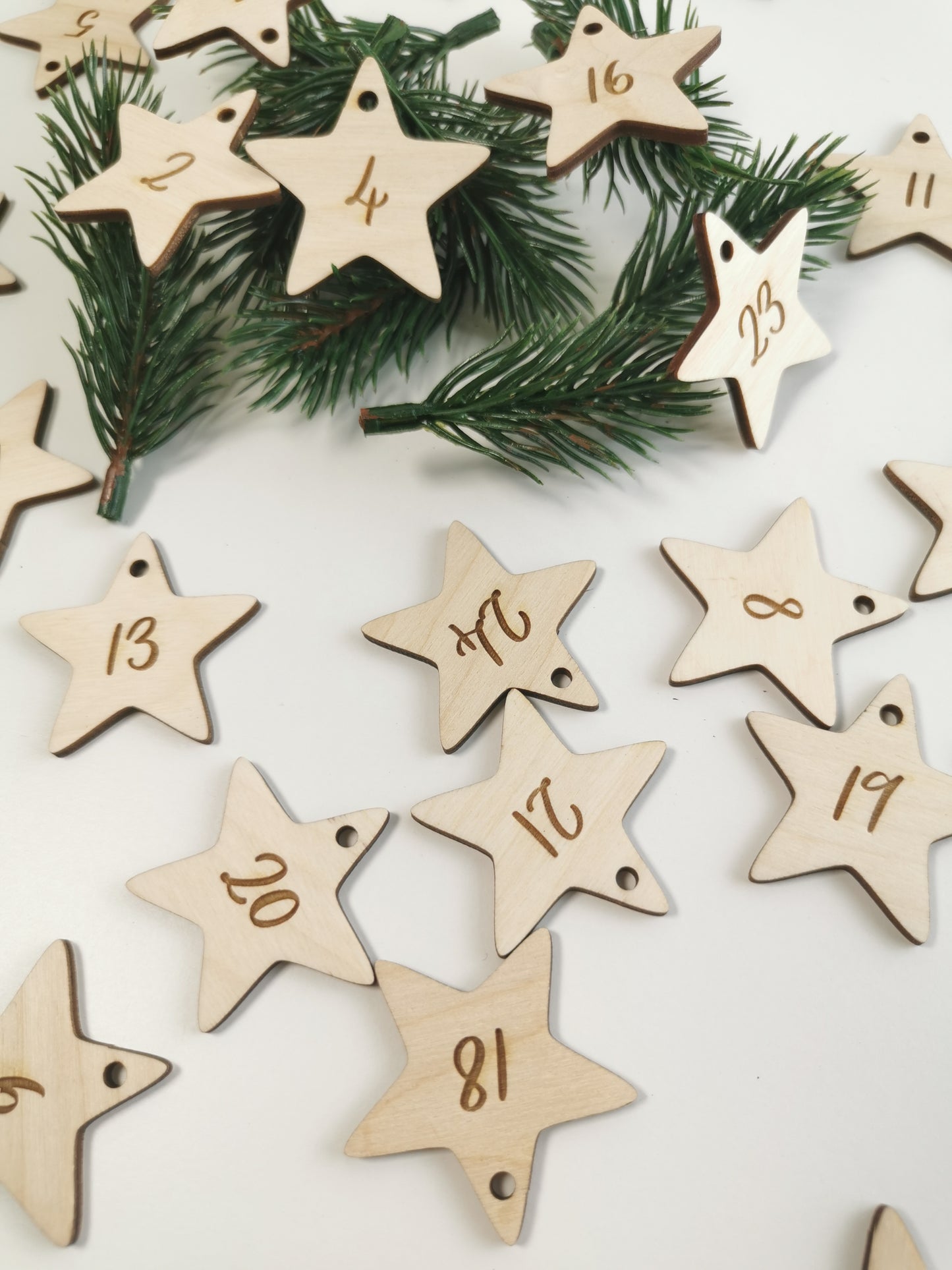 Adventskalender Zahlen Stern aus Holz