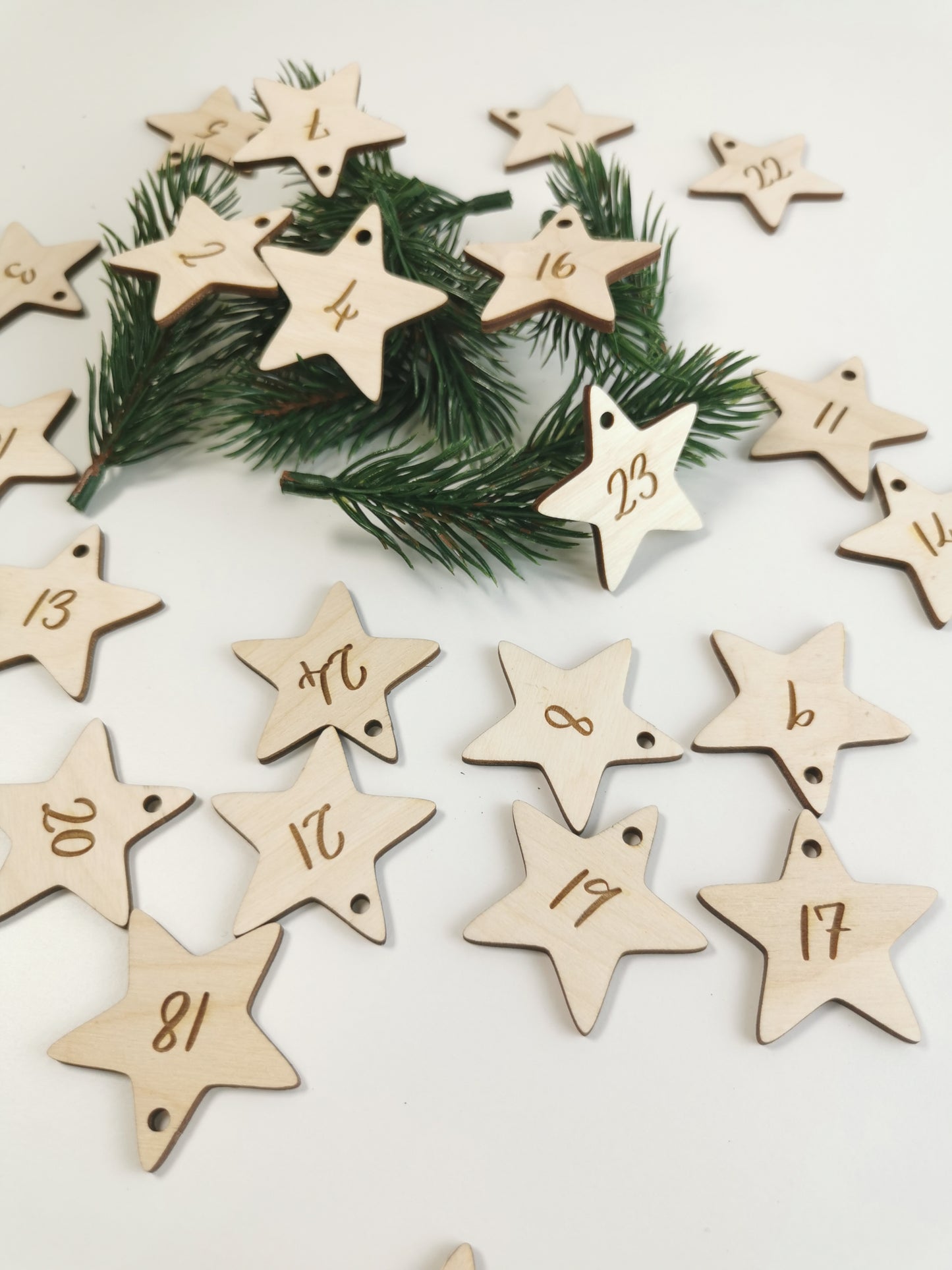 Adventskalender Zahlen Stern aus Holz