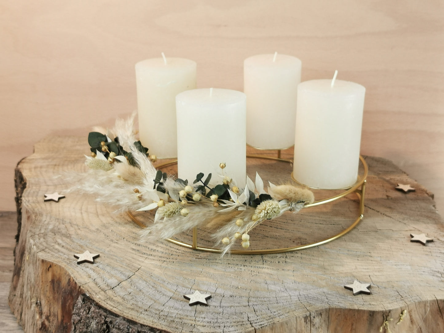 Adventskranz gold mit Trockenblumen