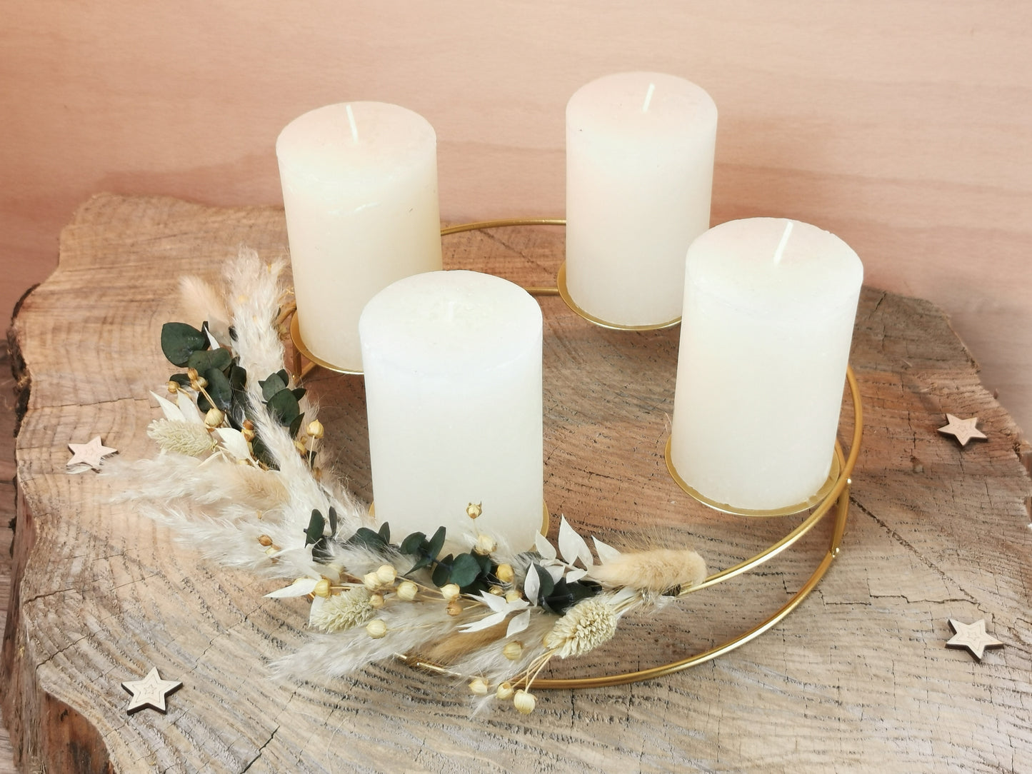 Adventskranz gold mit Trockenblumen