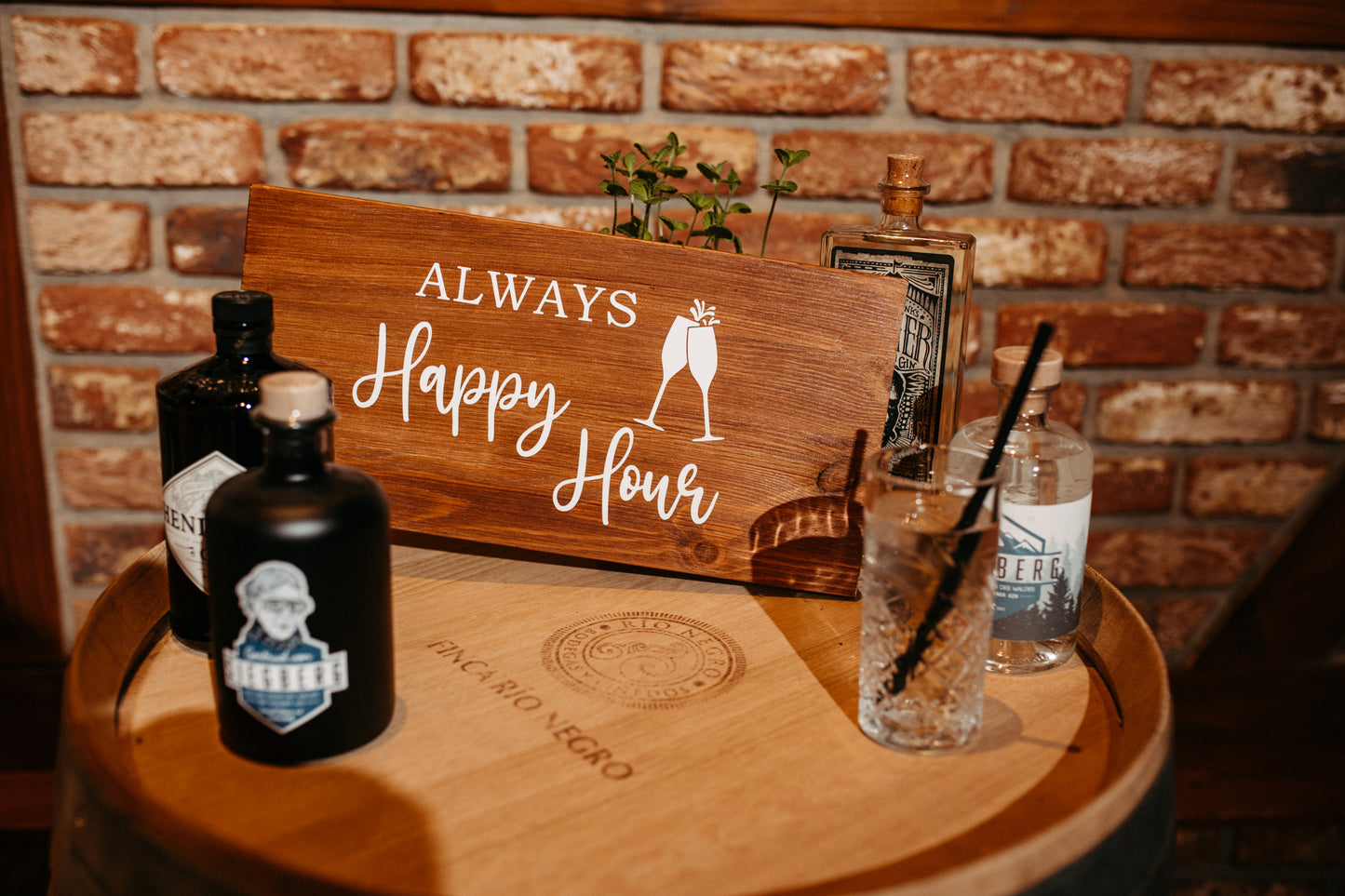 Schild Always Happy Hour