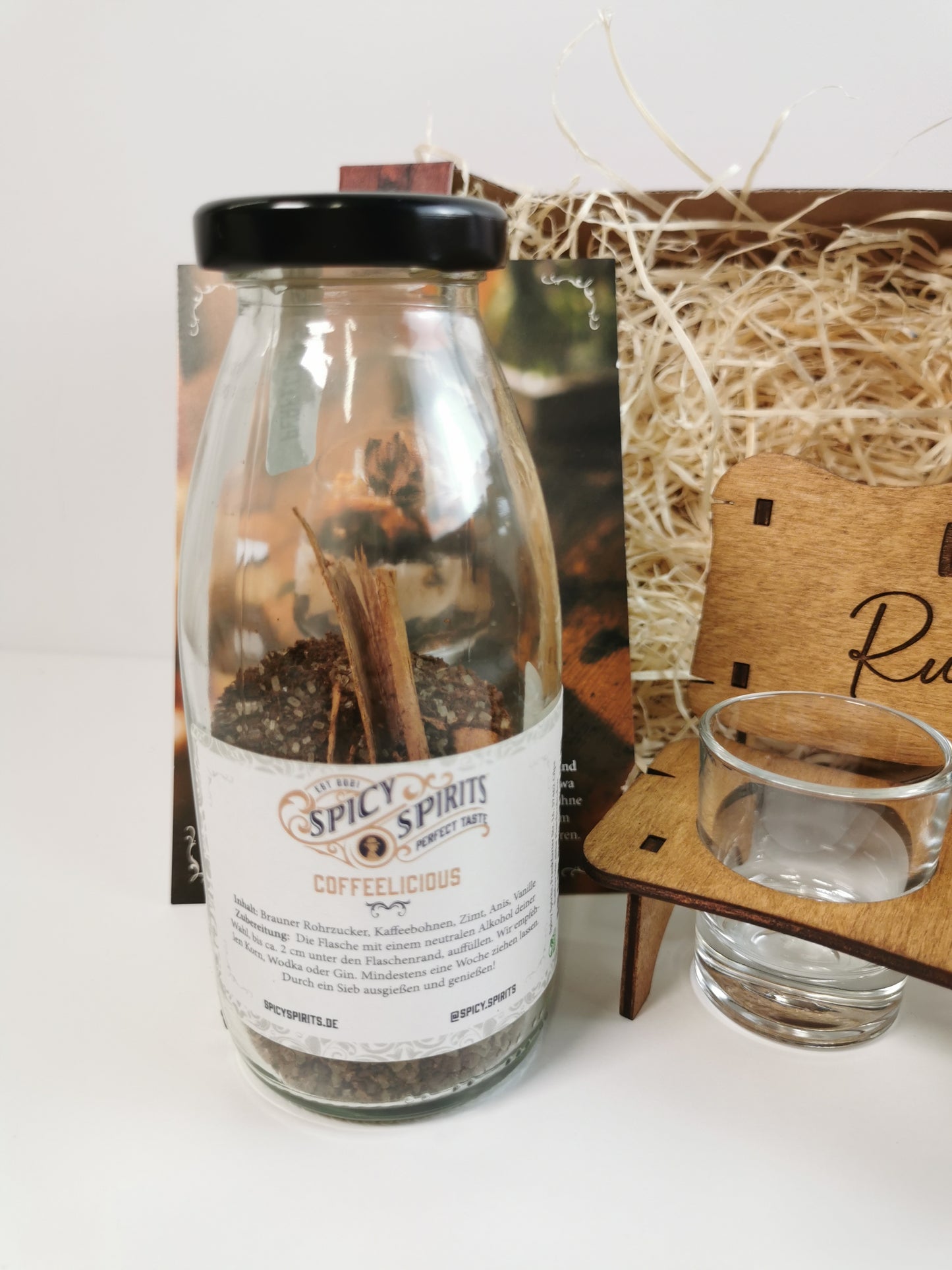 Geschenk-Set Holzbank mit Spicy Spirits