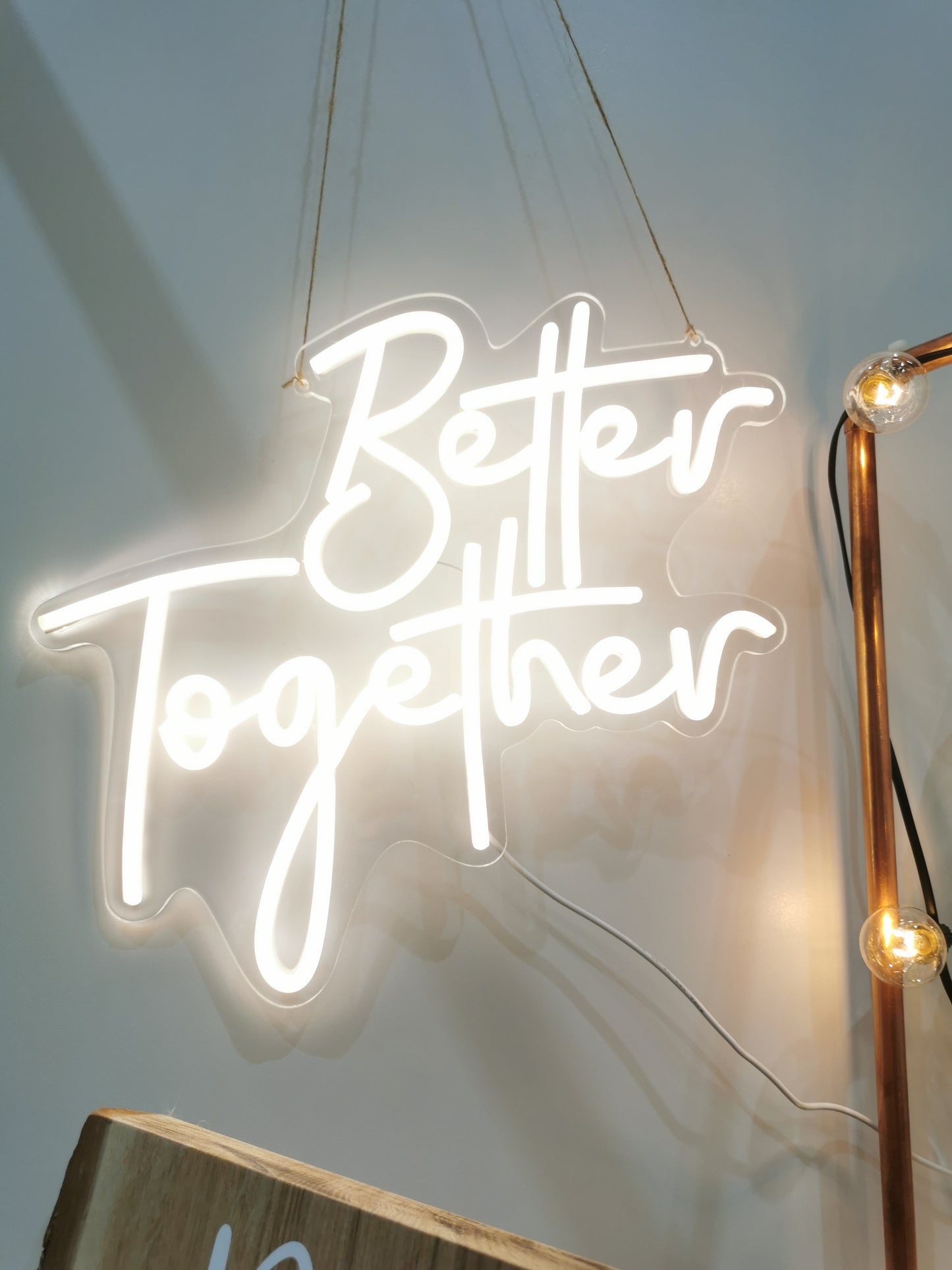 Neon-Schriftzug Better together